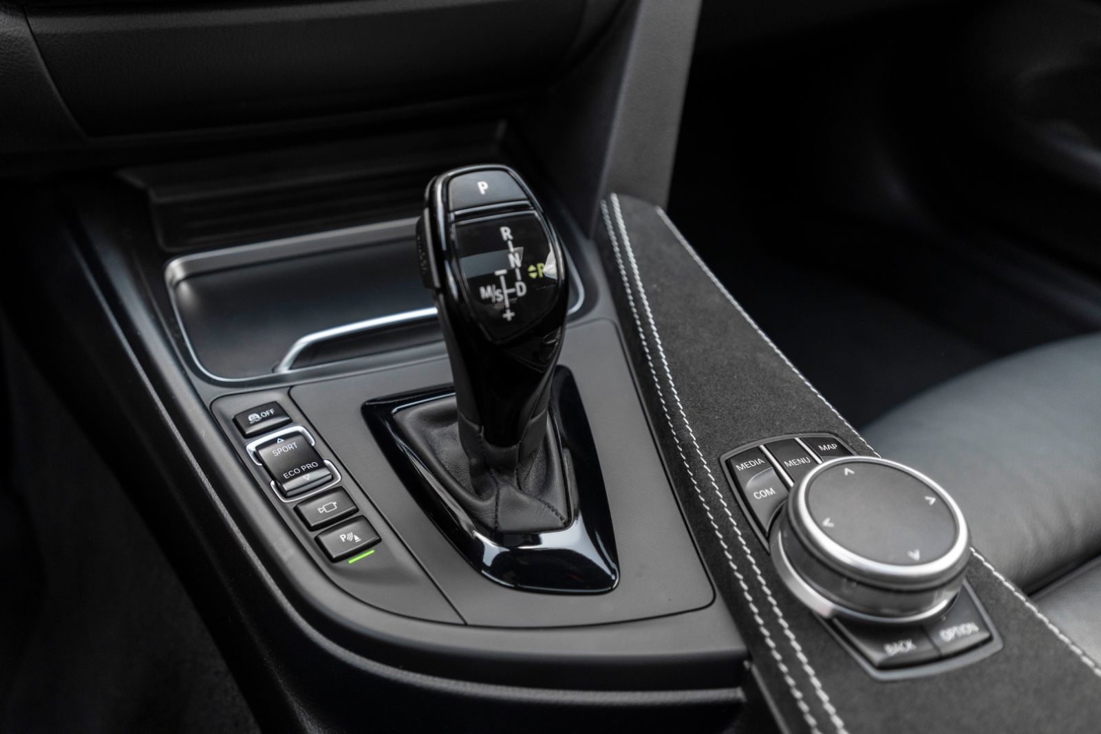 Fahrzeugabbildung BMW 430IX M-PERFORMANCE H&K HUD LED KAM CARPLAY ALC
