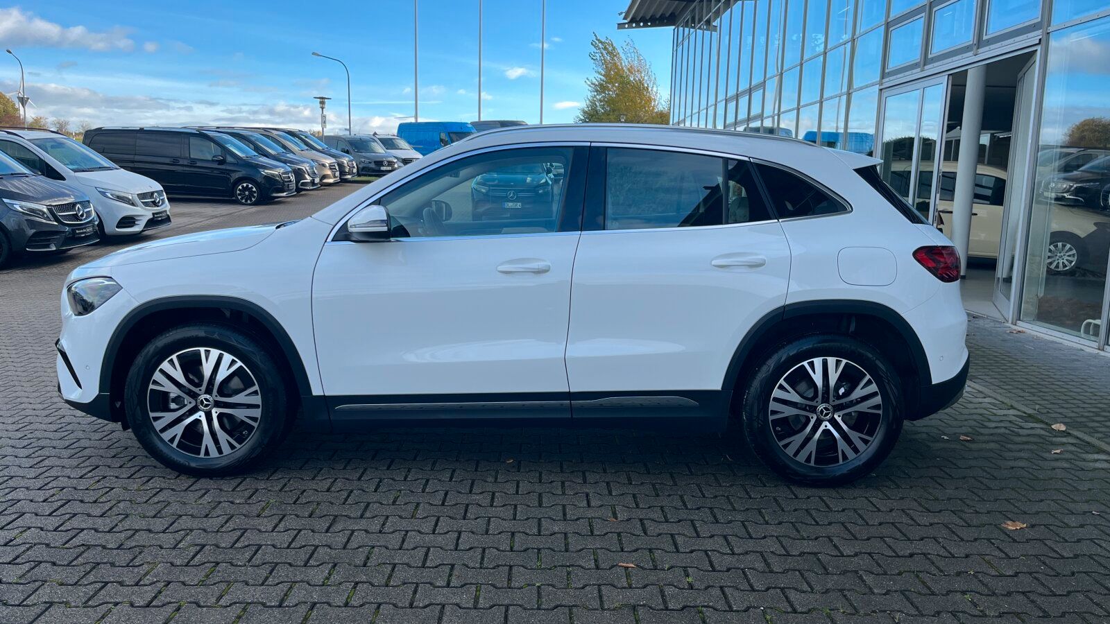 Mercedes-Benz GLA 180 +Progressive-Advanced+AHK+Distro+Kamera+ foto 8