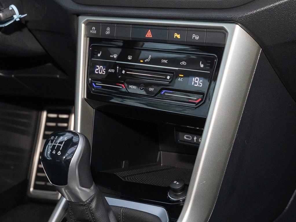 Volkswagen T-Roc Cabriolet Move +WR+NAVI+RFK+L/SHZ+LED+BC++