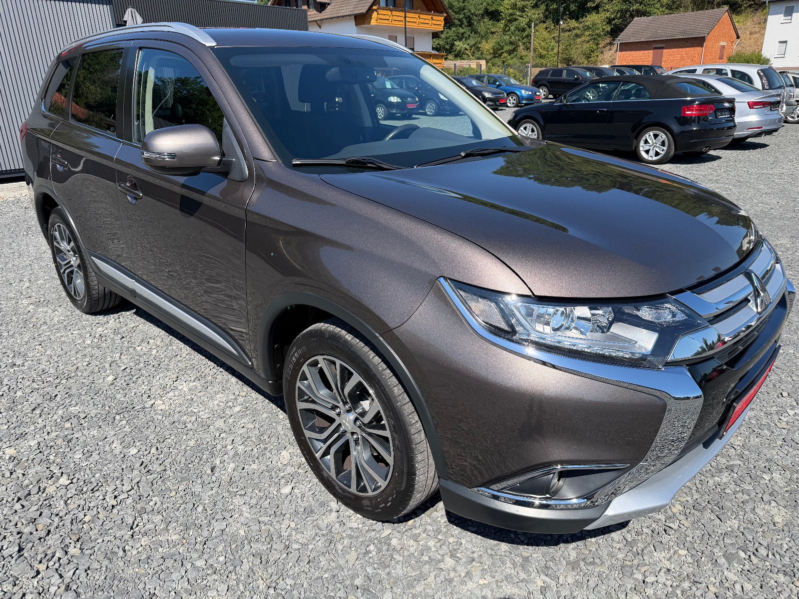 MITSUBISHI Outlander 2.0Edition 100 2WD KAMERA/TEMPO/1.HAND – Foto 3