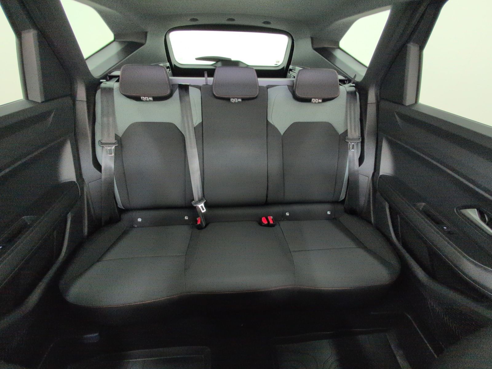 DACIA Bigster Extreme Hybrid 155 Zweifarblackierung – Bild 15