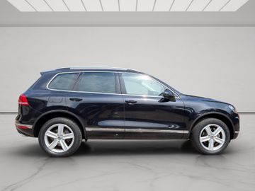 Volkswagen Touareg - 2