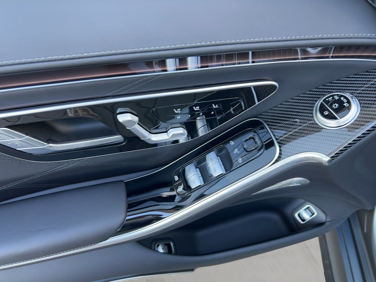 Fahrzeugabbildung Mercedes-Benz S63E Perf KERAMIK Drivers CARBON HighEndBurme TV