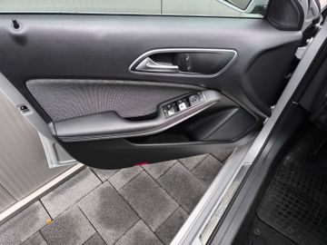 Bild 16 Mercedes-Benz A 180 Style Automatik Navi PDC SHZ