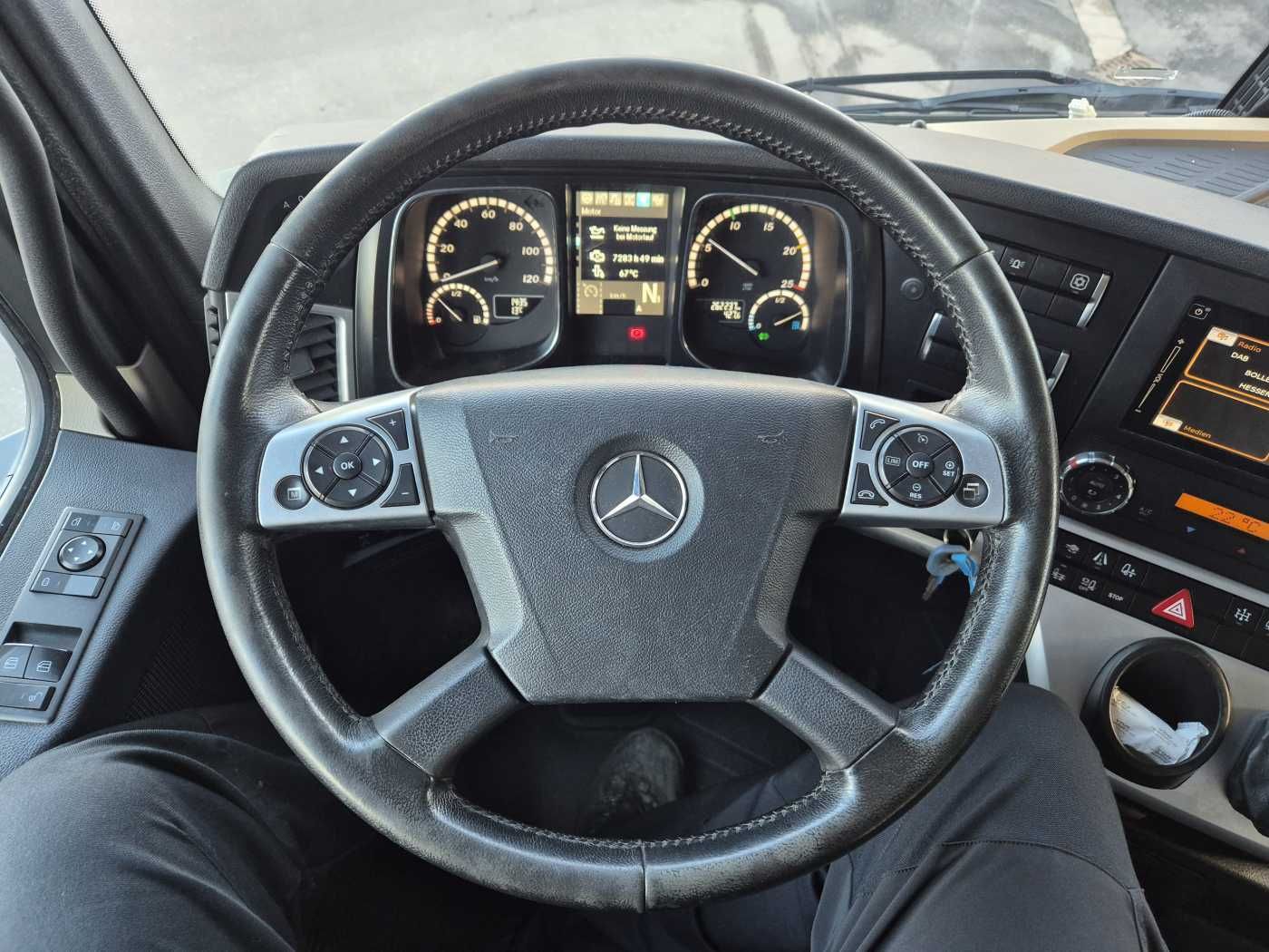 Fahrzeugabbildung Mercedes-Benz Actros 2658 LS 6x4 Turbo Retarder 120t BigSpace