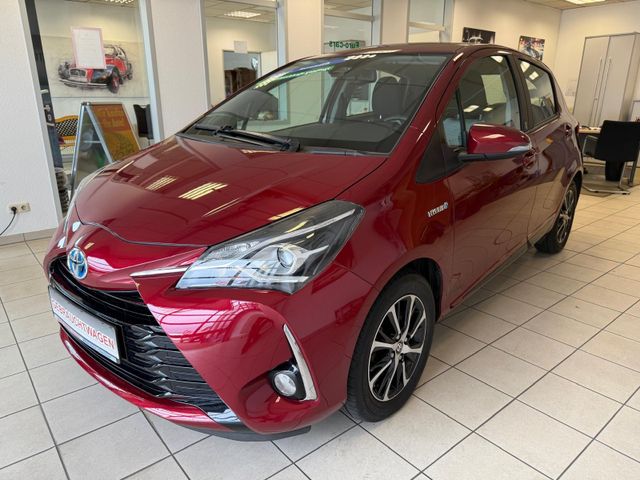 Toyota Yaris Hybrid Team D /WENIG KM/SCHECKHEFT/KAMERA