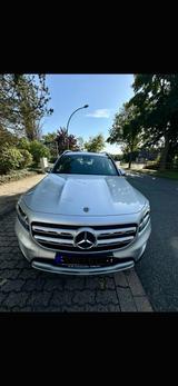 Mercedes-Benz GLB 180 d DCT - - silberne Mercedes-Benz GLB-Klasse