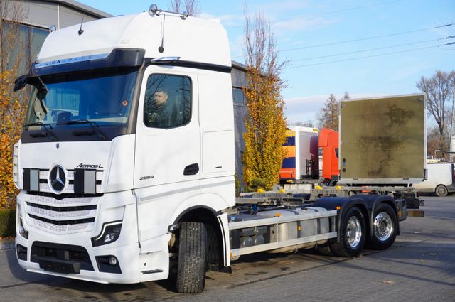 Mercedes-Benz Actros L 2853 BDF cab Gigaspace Lounge chair/6x2