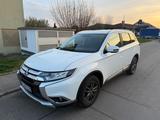 Mitsubishi Outlander 2.0 Benziner Plus ClearTec 2WD Plus - Mitsubishi Outlander von privat