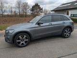 Mercedes-Benz GLC 200 4MATIC Autom. - - Mercedes-Benz GLC 200 mit Benzin-Antrieb: Grau, Geländewagen