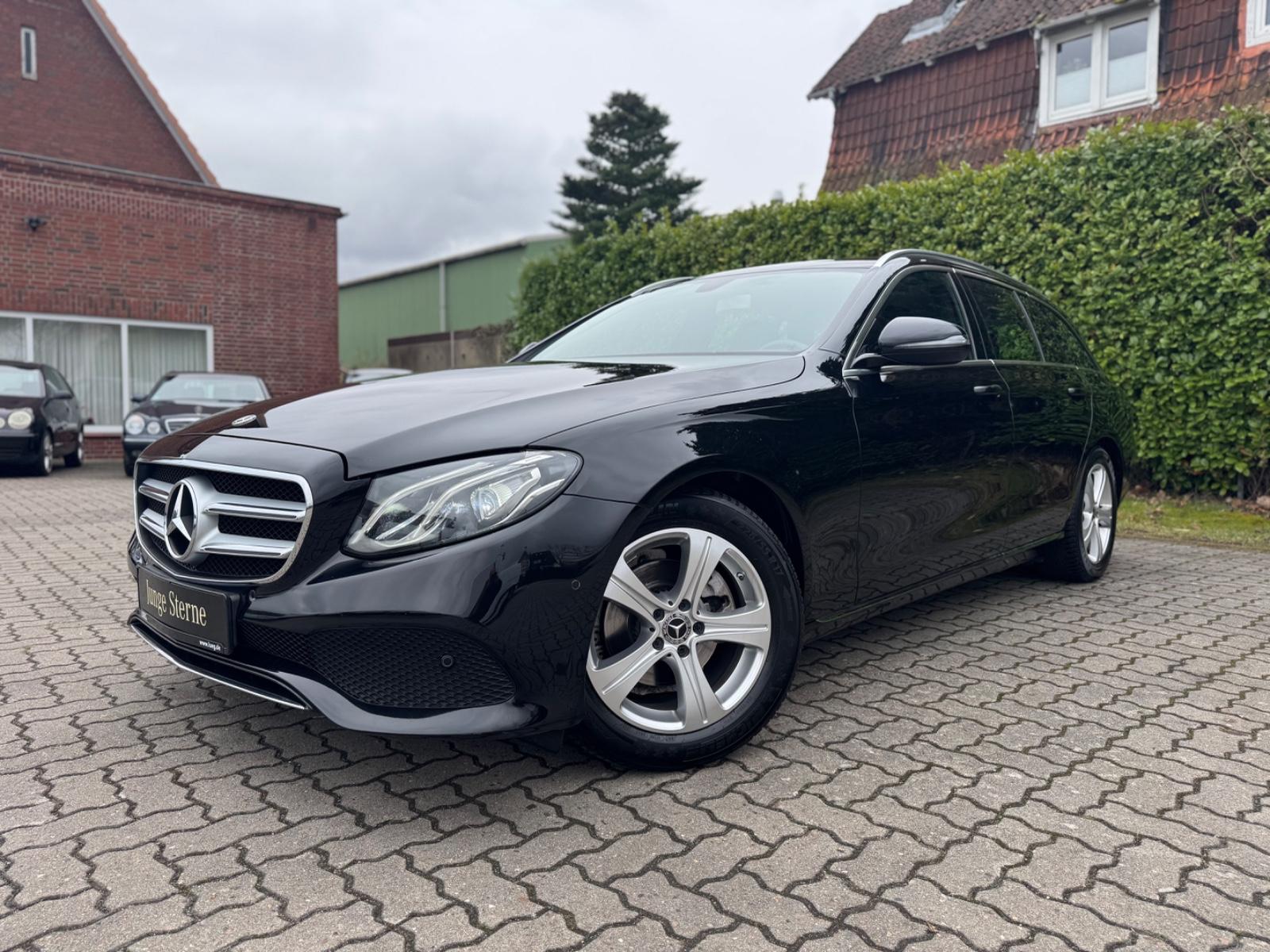 Mercedes-Benz E 200T 9G-TRONIC AVANTGARDE Ambiente-Beleuchtung