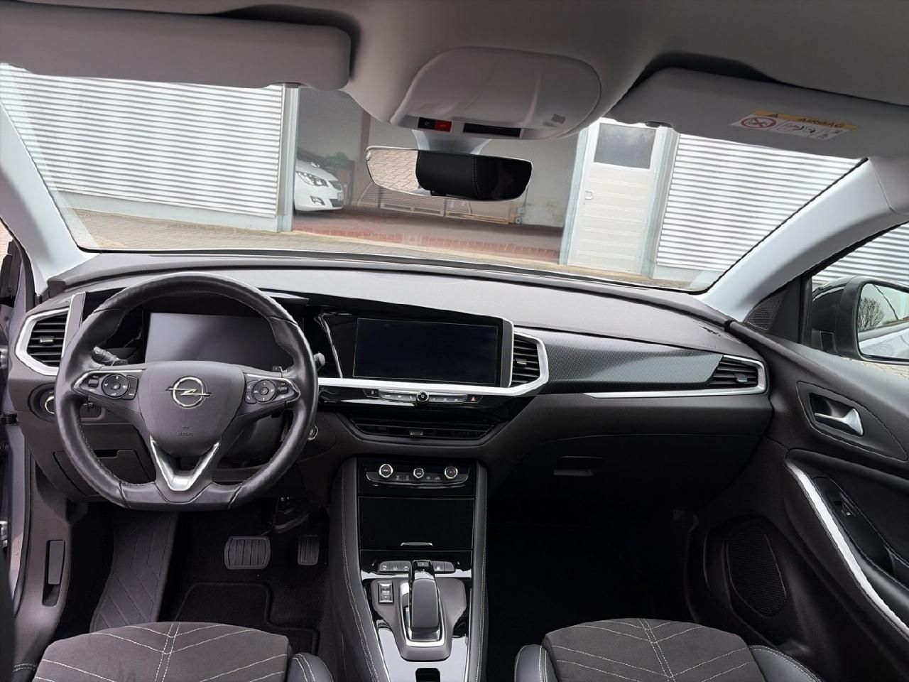 Fahrzeugabbildung Opel Grandland 1,6 Ultimate Plug-in-Hybrid