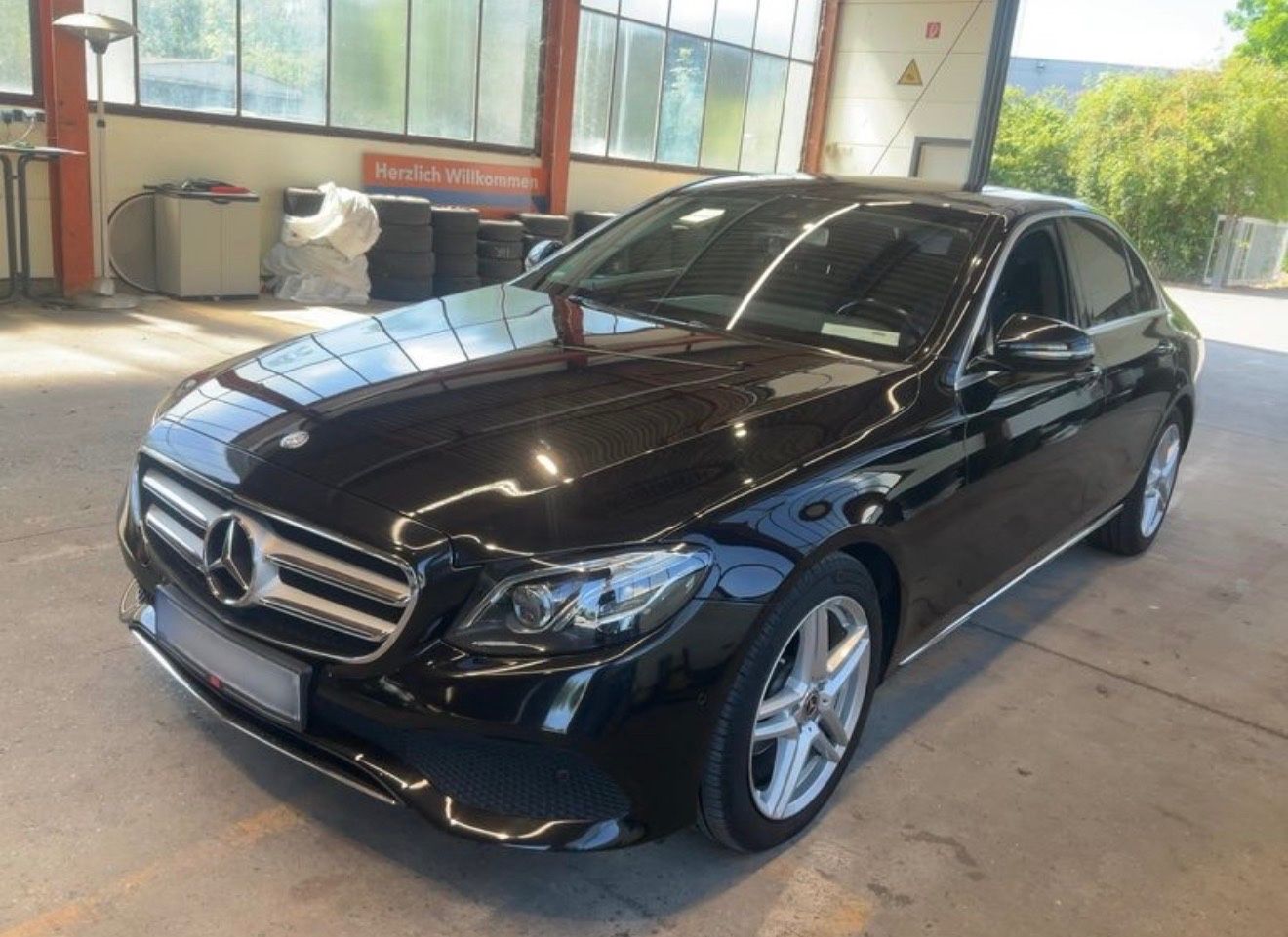 MERCEDES-BENZ E 220 E Limousine E 220 d Navi Leder LED