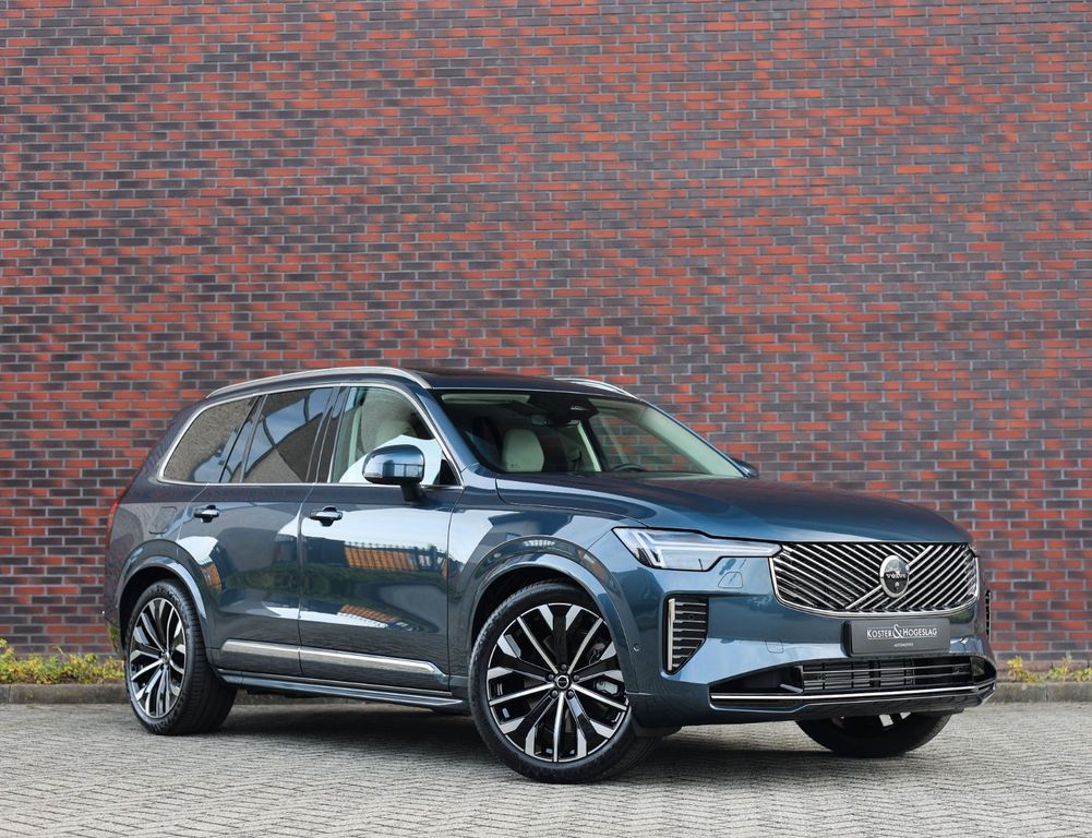 Volvo XC90 T8 AWD Ultra Bright - Voll - Neu!