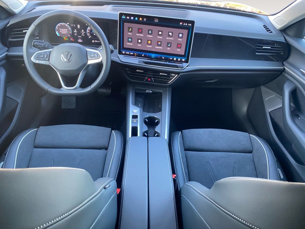 Fahrzeugabbildung Volkswagen Passat Variant 1.5 e-TSI DSG Business WR AHZV