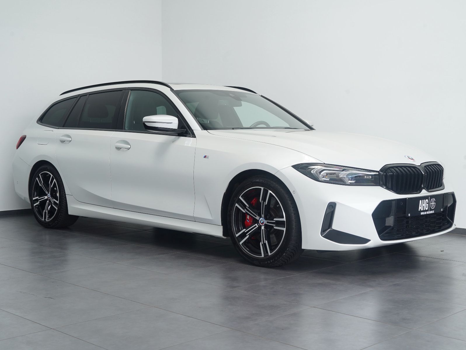 Fahrzeugabbildung BMW 320 i Touring M Sport SHADOW/WIDE/HEADUP/PANO