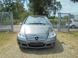 Mercedes-Benz A 160 Avantgarde Sport-Paket KLIMA+SHZ+PDC - Mercedes-Benz A 160 in Bremen