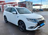 Mitsubishi Outlander 2.4 MIVEC PLUG-IN HYBRID 4WD Plus ...