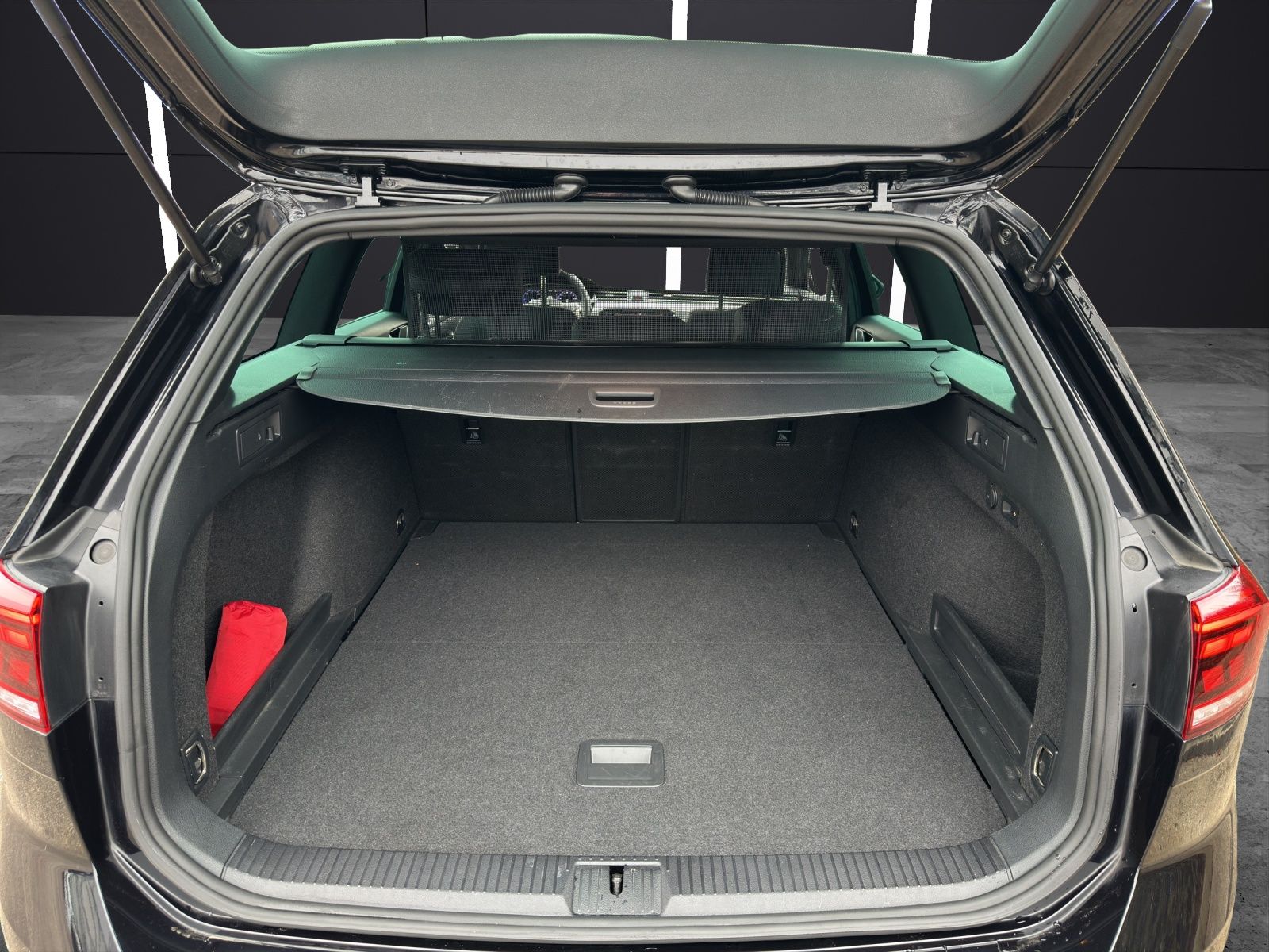 Fahrzeugabbildung Volkswagen Passat Alltrack TDI DSG 4M, LED ACC AHK AID RFK