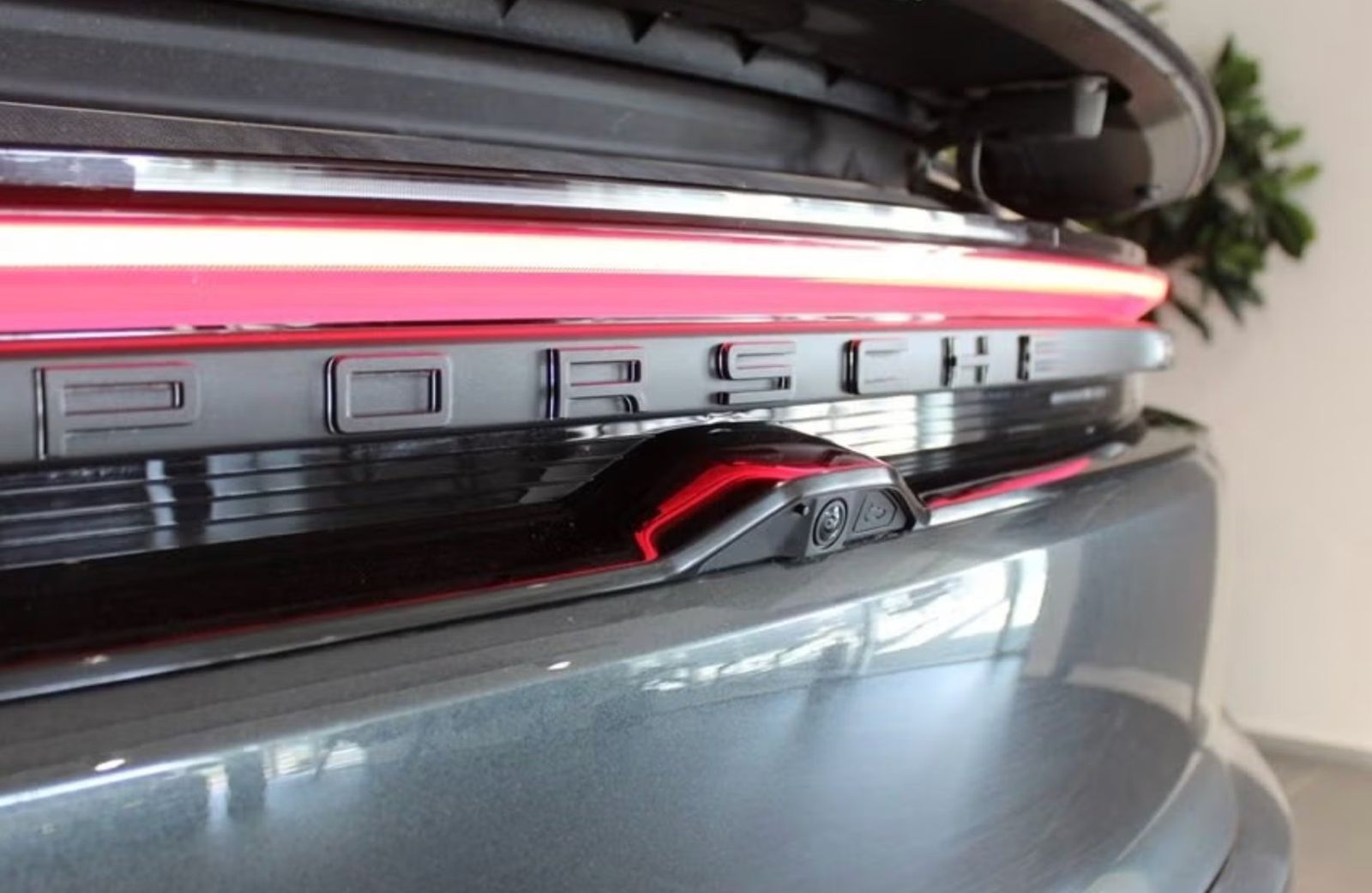 Porsche Macan Electric Turbo foto 3