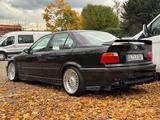 BMW E36 320i Limousine - BMW 320 aus 1996: 320i