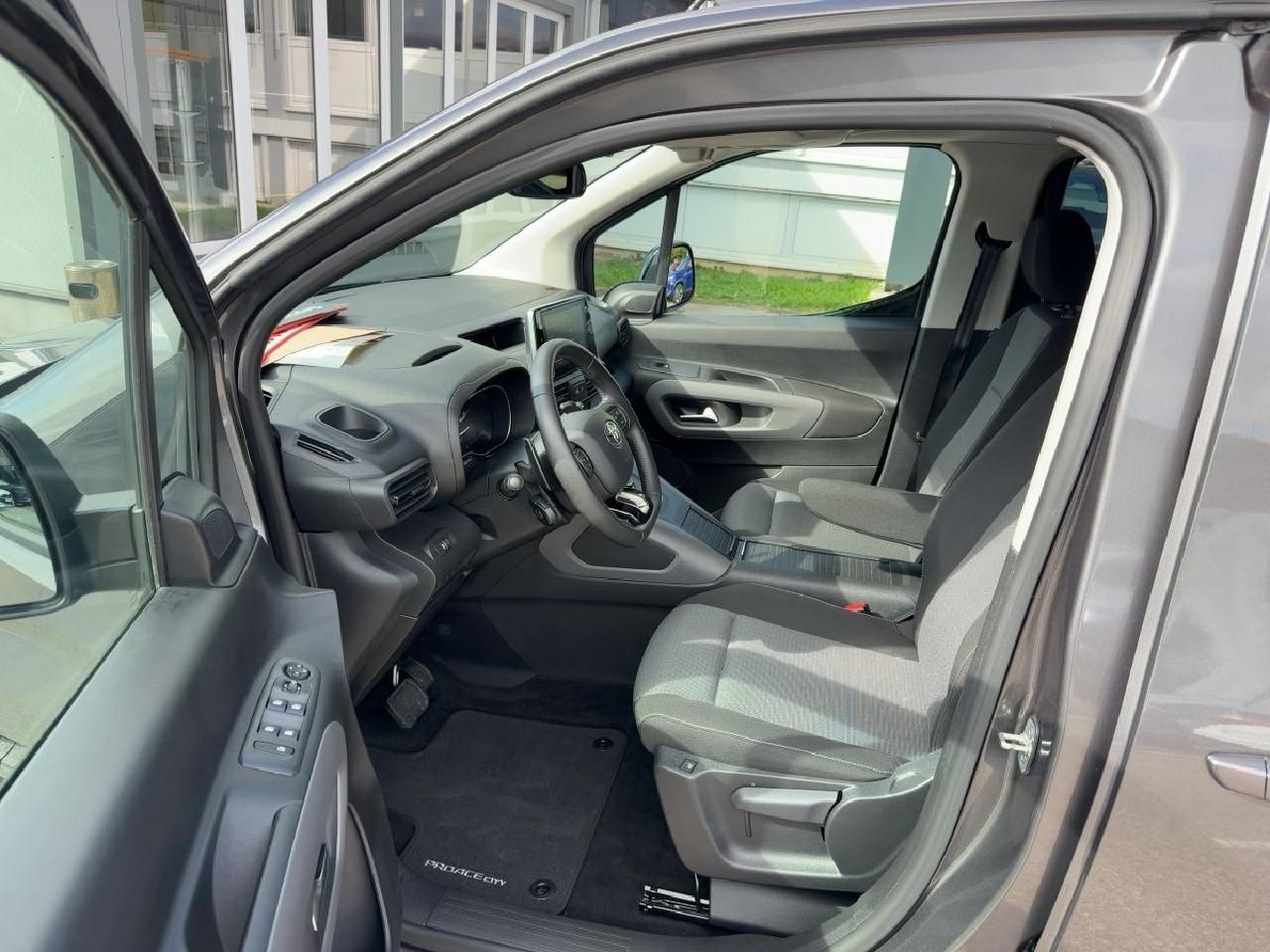 Fahrzeugabbildung Toyota Proace City Verso L2 1,2 Team D *AHK + Comfortp.