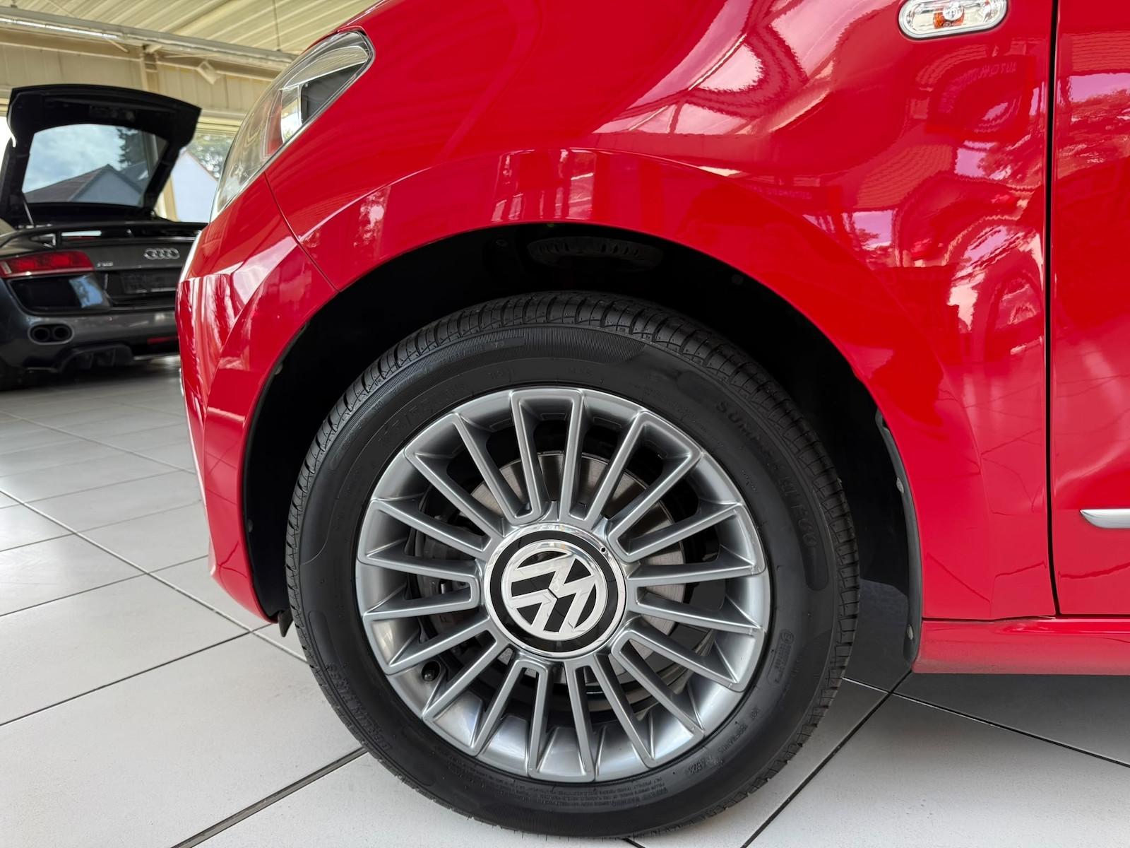 Volkswagen up! 1.0 cheer Panorama Navi Sitzheiz. PDC GRA