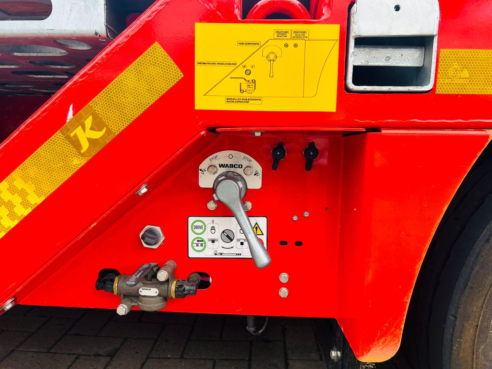 Fahrzeugabbildung Kässbohrer KSLA RJ Mega Jumbo Tieflader mit Radmulden tele