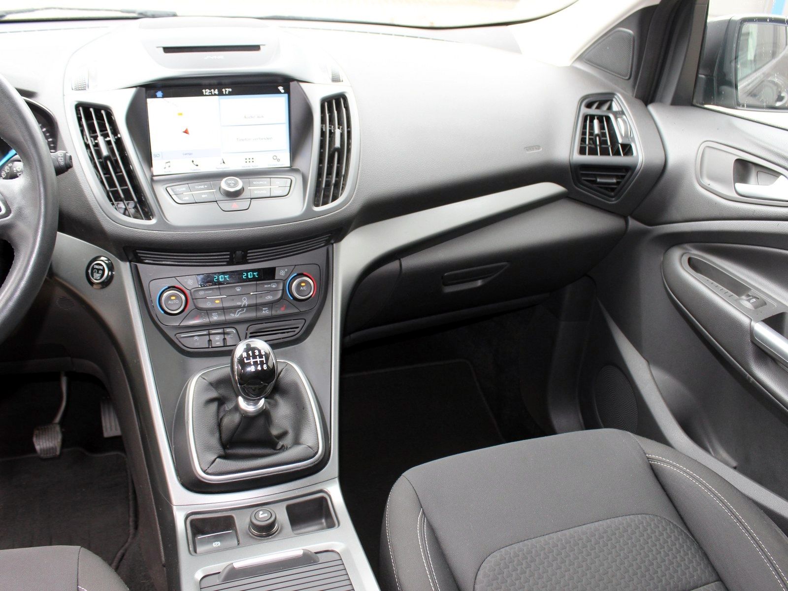 Fahrzeugabbildung Ford Kuga Cool & Connect 1,5 EcoBoost 4x2