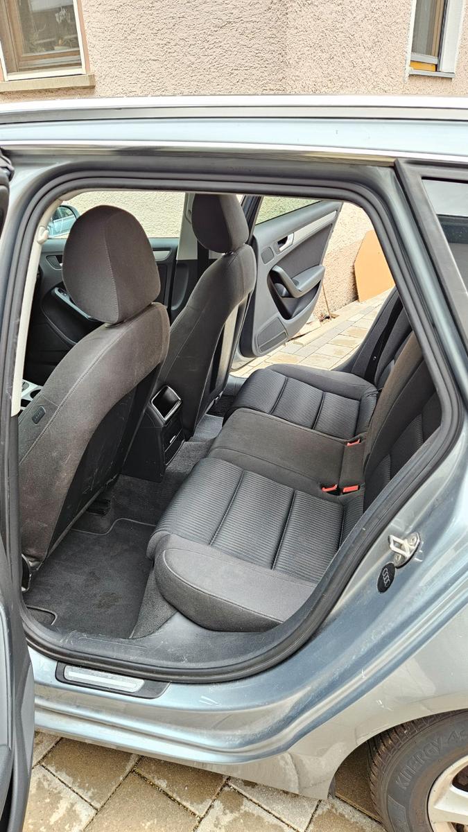 Audi A4 2011 — photo 9