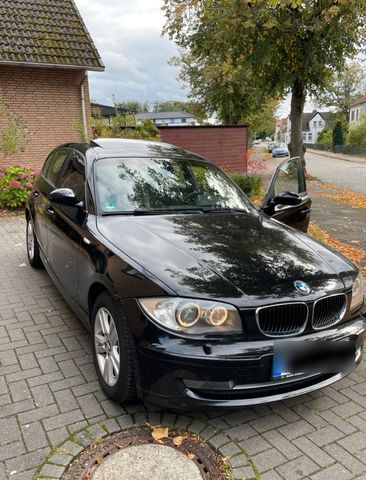 BMW 118i- gepflegtes Auto mit Sportsitzen