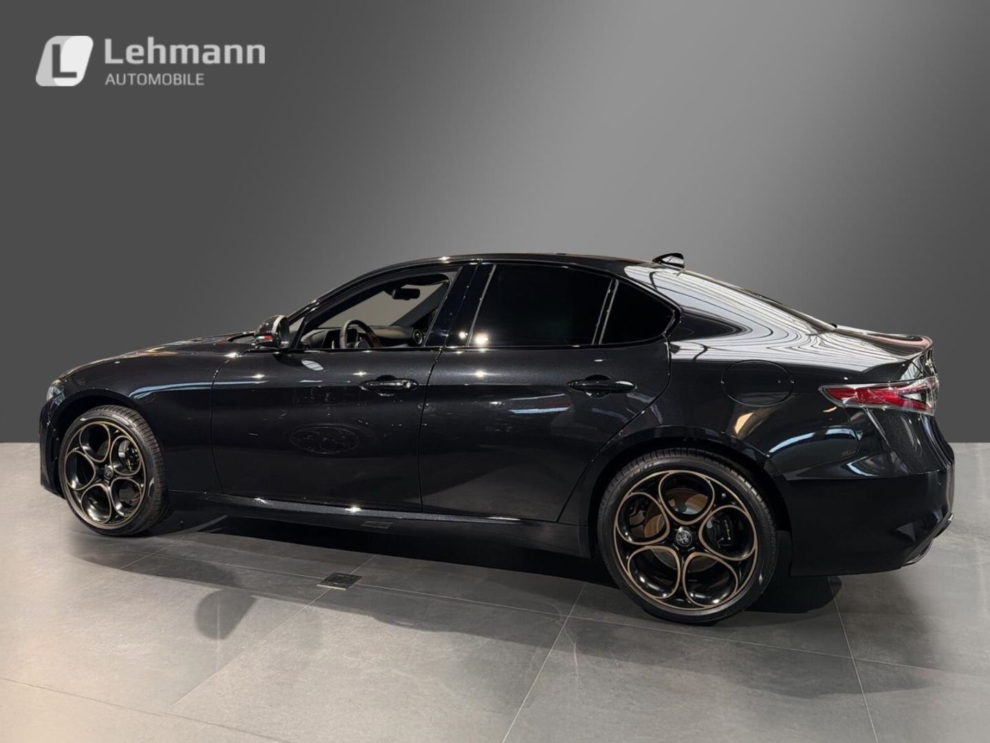 Fahrzeugabbildung Alfa Romeo Giulia 2.0Turbo Q4 Intensa +HARMAN/KARDON+PANORA