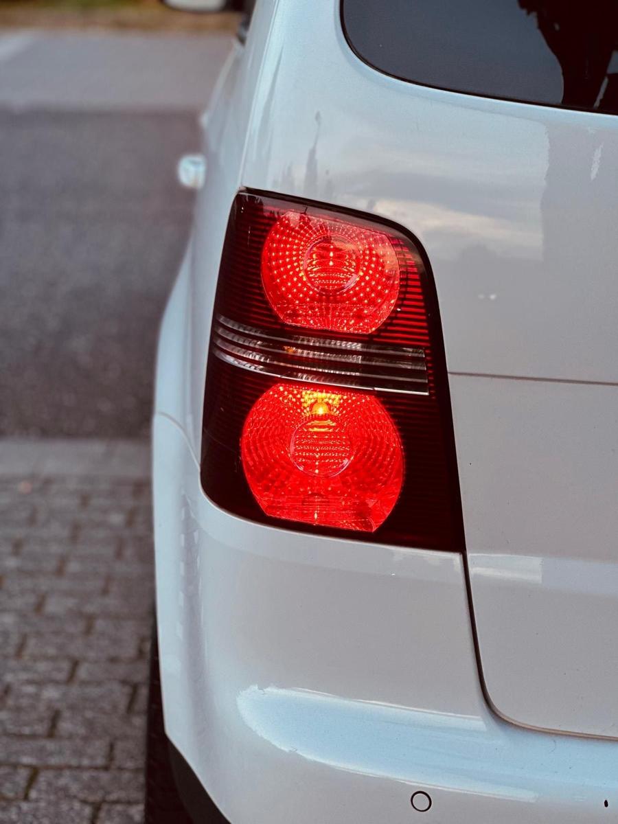 Volkswagen Touran 2009 — photo 5