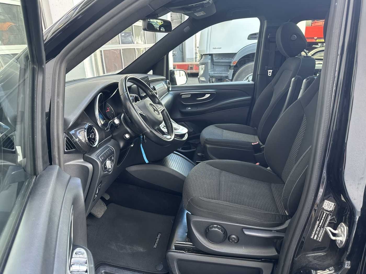 Fahrzeugabbildung Mercedes-Benz V 250 d EDITION ILS Panorama Kamera 8Sitze