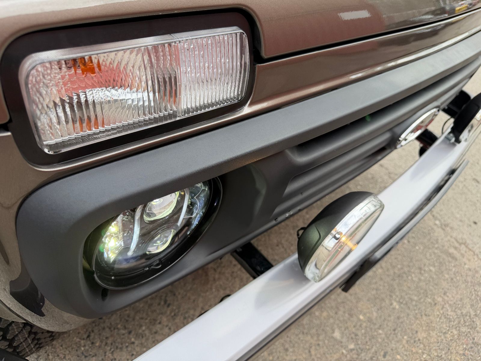 Fahrzeugabbildung Lada LEGEND "PREMIUM PLUS"! SONDERAUSST. AET-2026!