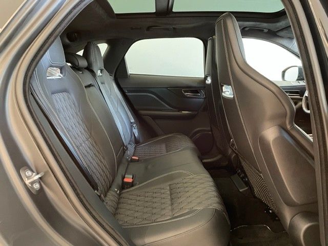 Fahrzeugabbildung Jaguar F-PACE P550 SVR AWD Panoramadach AHK elk. & 22"