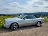 Mercedes-Benz 220 - Mercedes-Benz 220 mit Benzin-Antrieb: Cabrio