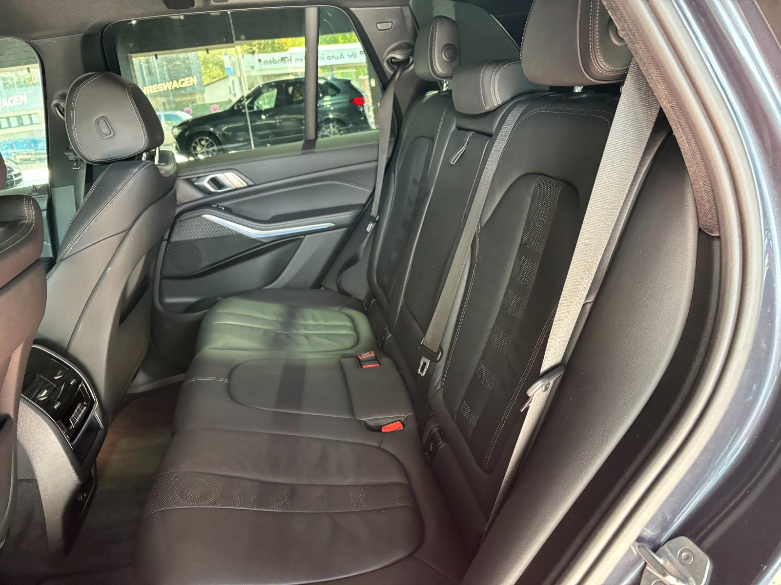 Fahrzeugabbildung BMW X5 xDrive 45e *M-Packet*HUD*360°Kam*Keyless