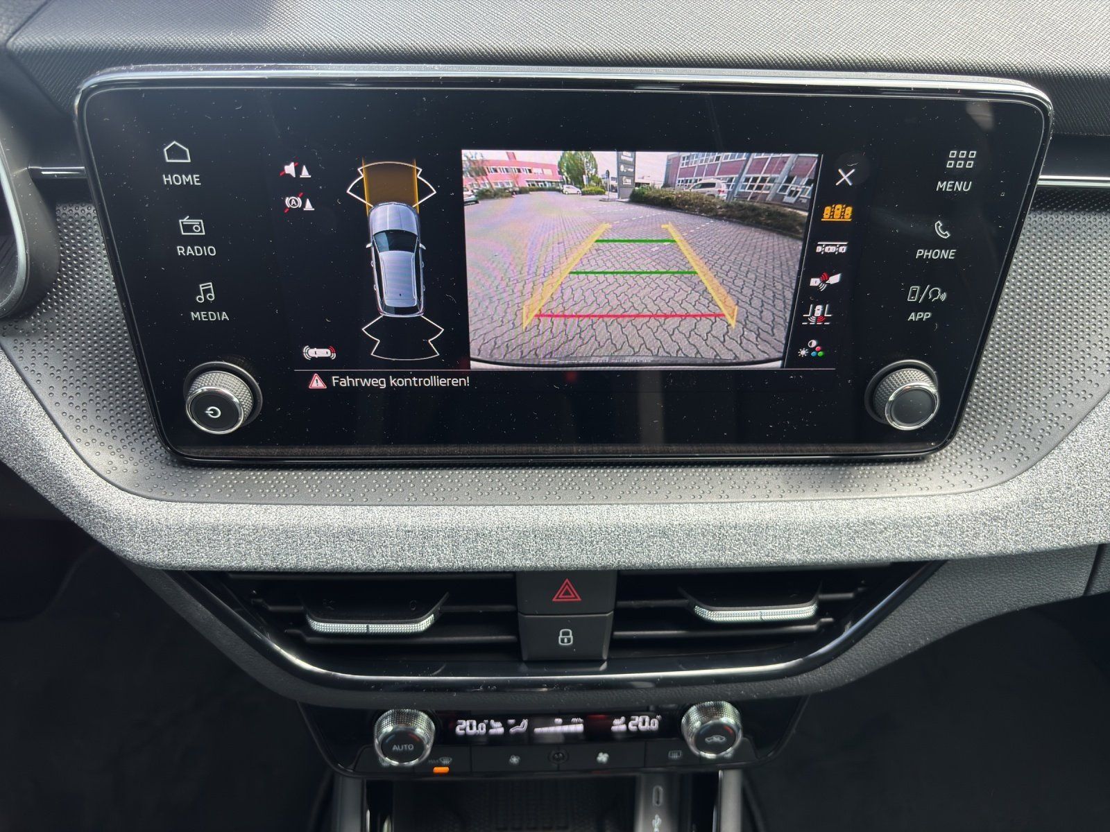 Fahrzeugabbildung SKODA Kamiq Tour 1,0 TSI 85 kW
