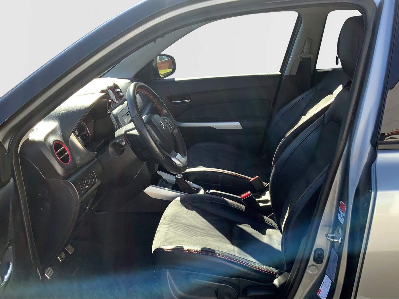 Vitara 1.4 S 4x2,SHZ,RFK,NAV,LED,PDC.
