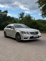 Mercedes-Benz E 63 AMG 5.5L V8 Performance Avantgarde Deutsch! - gebrauchte Mercedes-Benz E 63 AMG aus dem Jahr 2011