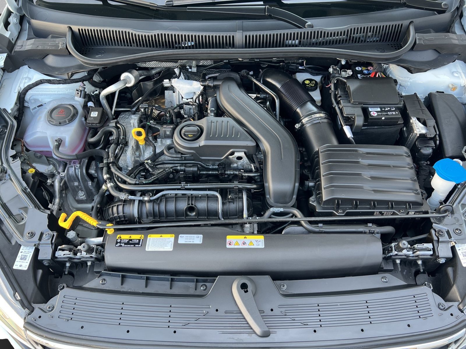 Taigo R-Line 1.5 TSI DSG AHK*Navi*Kamera