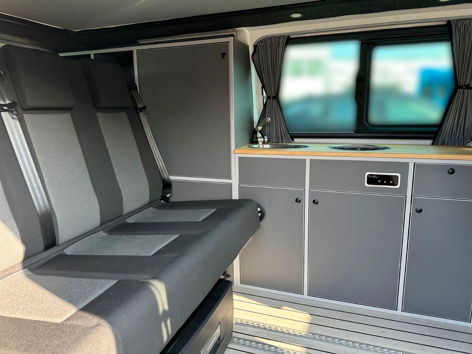 Fahrzeugabbildung Volkswagen T6.1 Campervan Vanexxt DSG