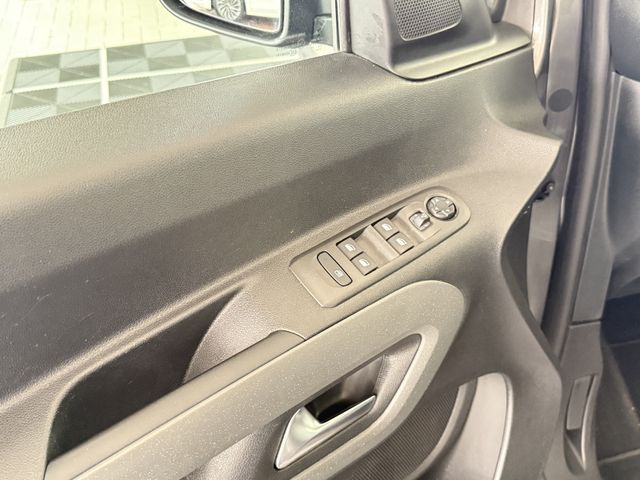 Citroën Berlingo 1.2 EAT8 KAMERA NAVI PANO SITZHZ HEADUP