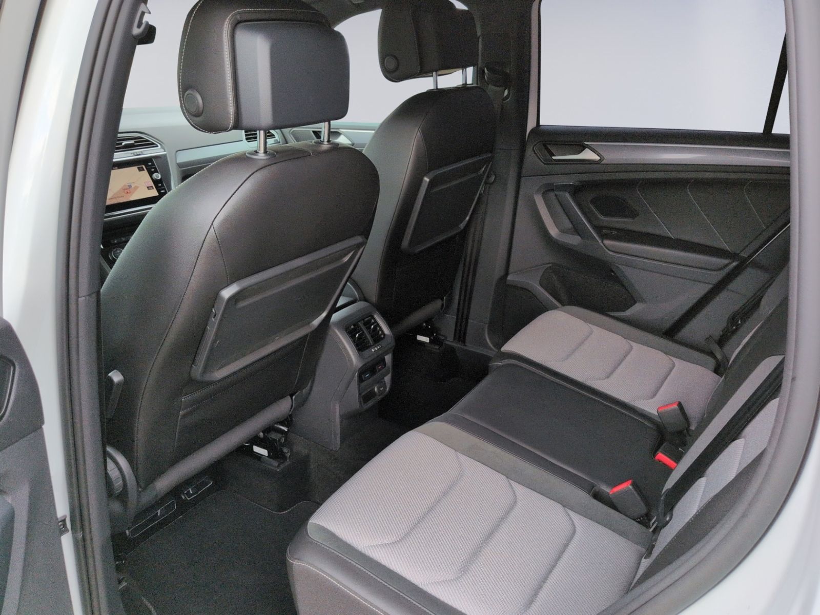 Tiguan 2.0 TSI DSG 4MOTION R-LINE NAVI+LED+SHZ
