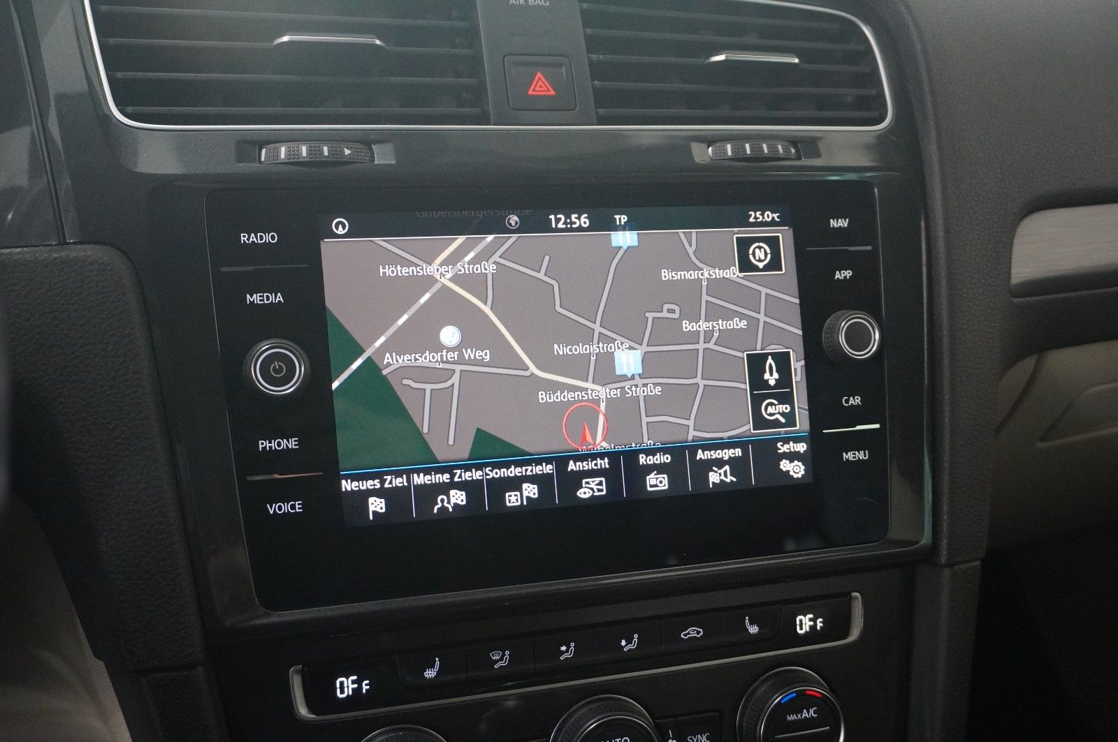 Fahrzeugabbildung Volkswagen Golf VII Vari. 1.6 TDI COMFORTL. NAVI/LED/KAMERA