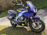 Honda  CBR 900 RR (SC29) - HONDA CBR 900