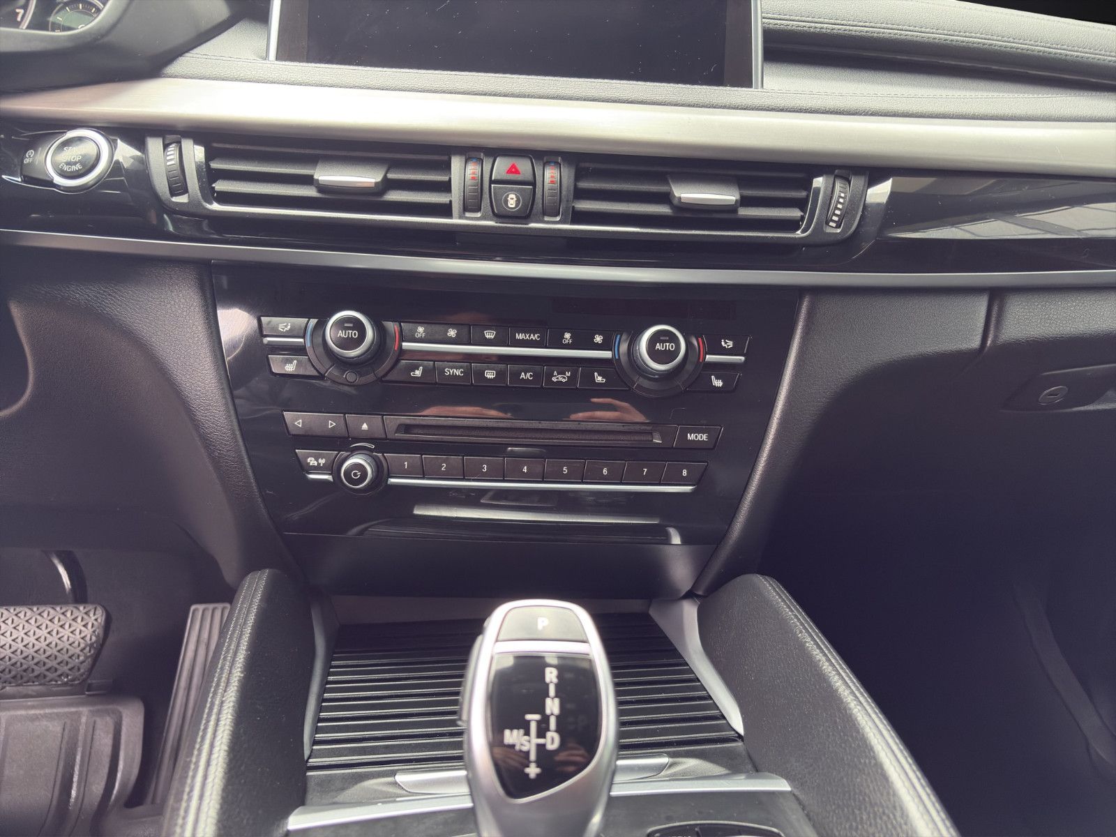 Fahrzeugabbildung BMW X6 xDrive 50 i/Msport/H&K/Head-UP/Rkü/Export