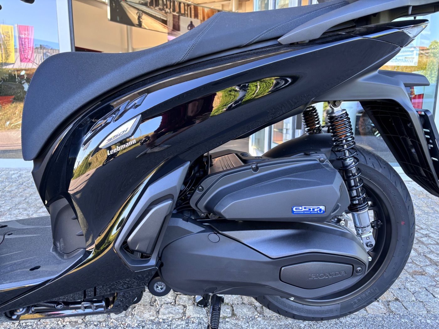 Fahrzeugabbildung Honda SH 350i inklusive Smart-Topcase