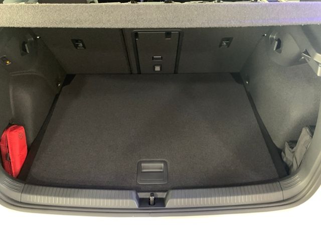 Fahrzeugabbildung Volkswagen Golf GTI 2,0 TSI DSG DCC AHK H&K AREA VIEW HUD M